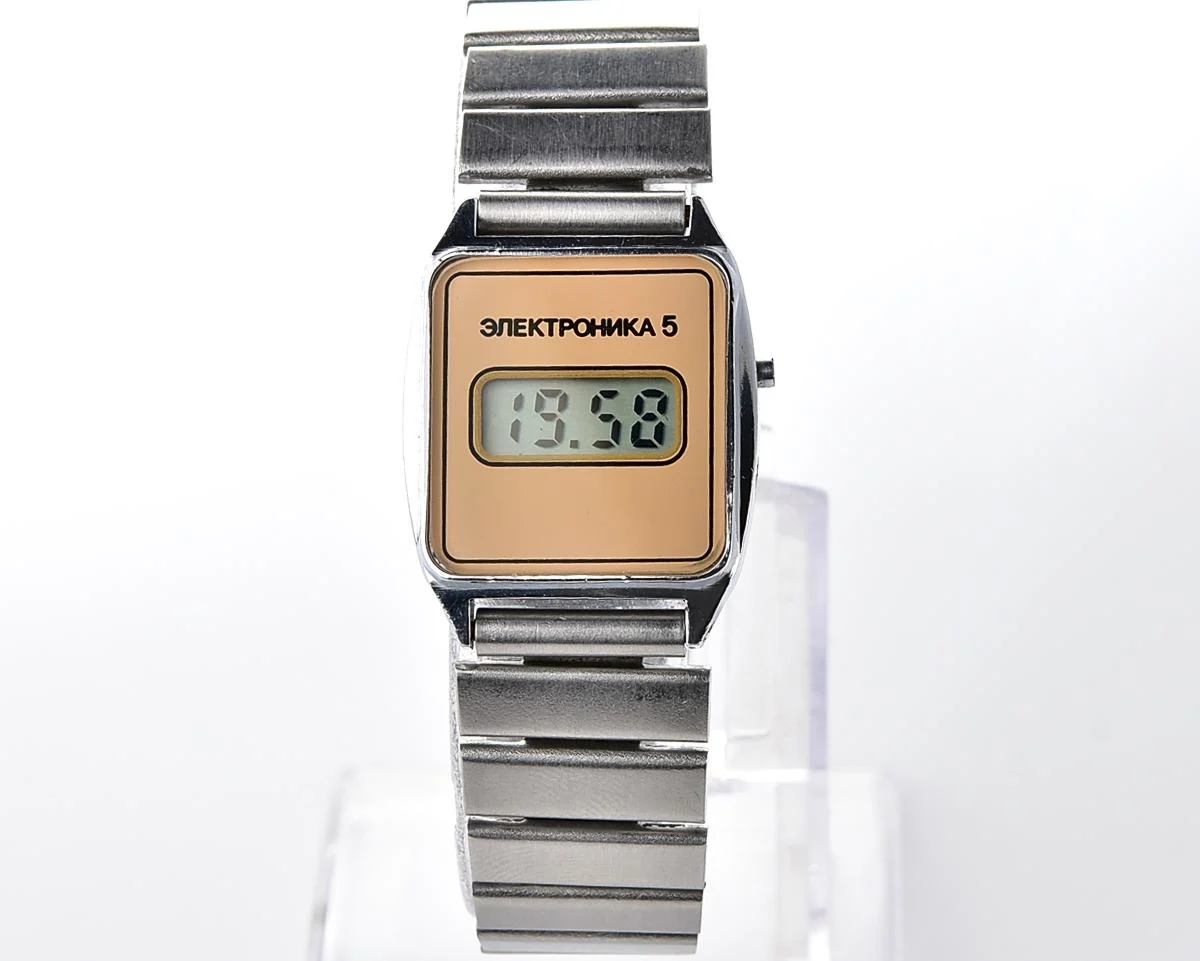 Digital vintage USSR wristwatch Electronika with stainless steel bracelet for ladies