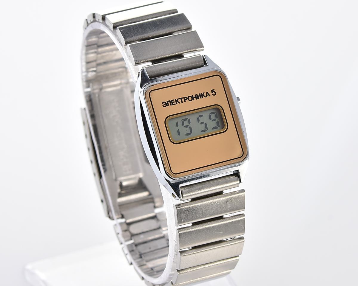 Digital vintage USSR wristwatch Electronika with stainless steel bracelet for ladies
