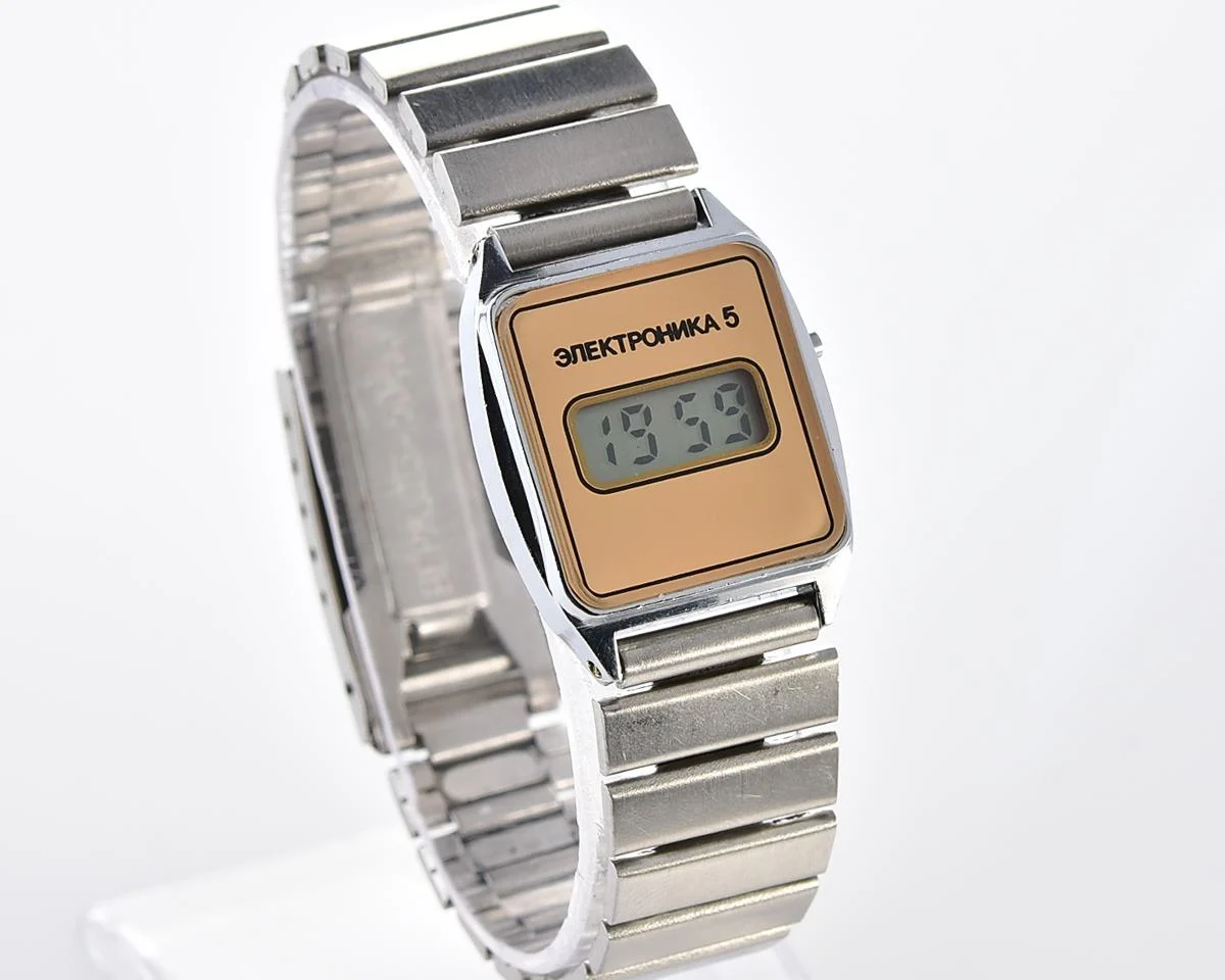 Digital vintage USSR wristwatch Electronika with stainless steel bracelet for ladies