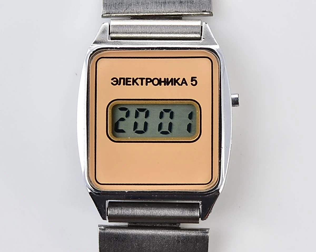 Digital vintage USSR wristwatch Electronika with stainless steel bracelet for ladies