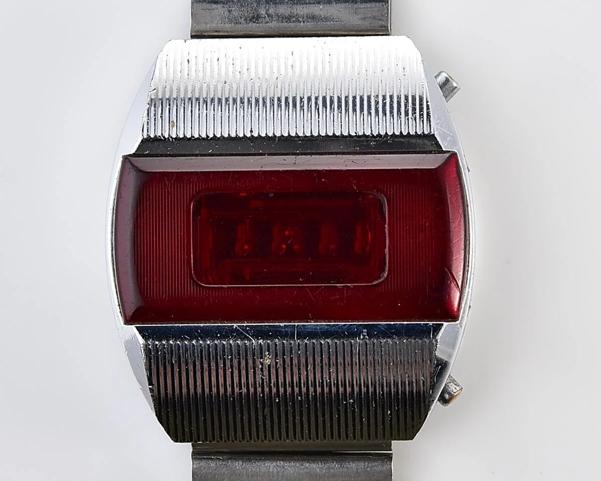 First Red LED Digital Vintage USSR Wristwatch Electronika E-1 Pulsar!