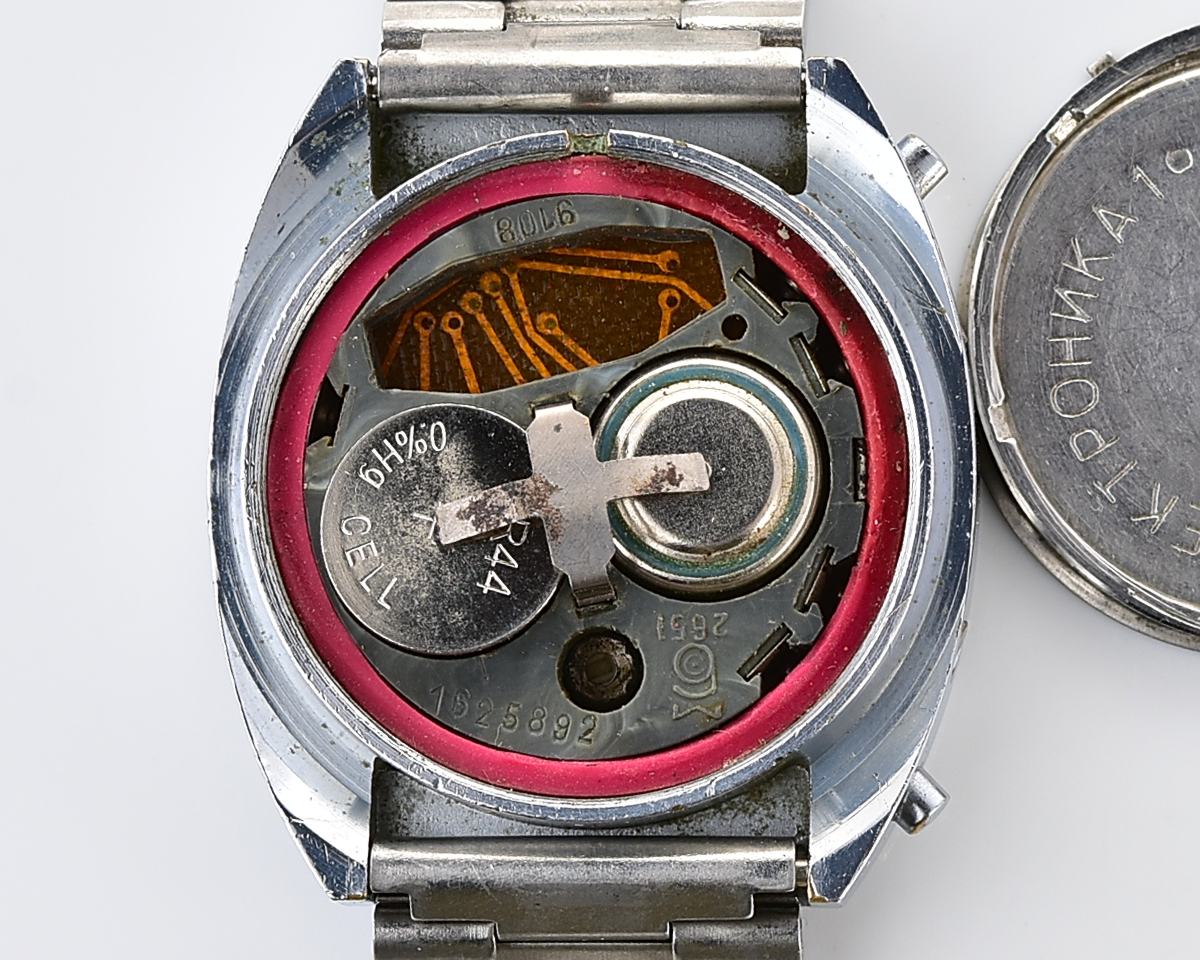 First RED LED Digital Vintage USSR Wristwatch Electronika E-1 Pulsar!