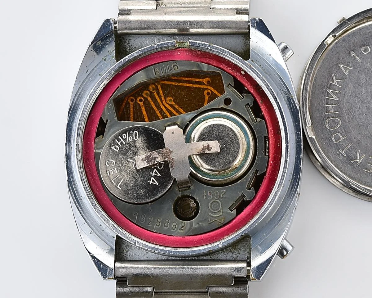 First Red LED Digital Vintage USSR Wristwatch Electronika E-1 Pulsar!