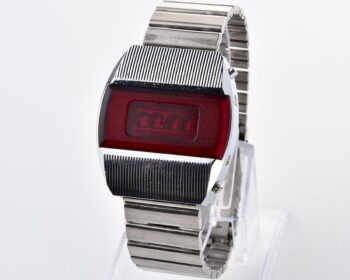 First RED LED Digital Vintage USSR Wristwatch Electronika E-1 Pulsar!