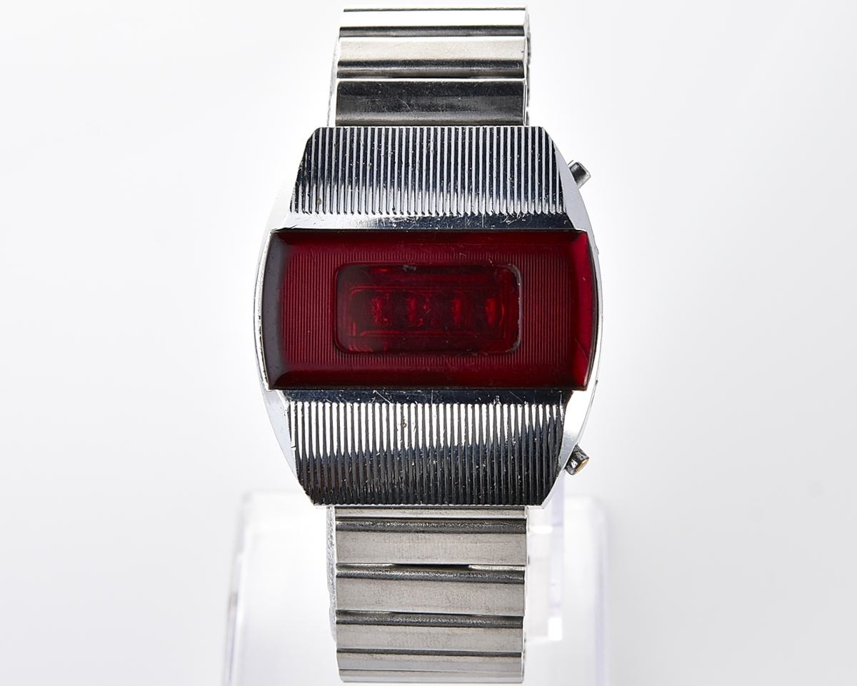 First RED LED Digital Vintage USSR Wristwatch Electronika E-1 Pulsar!