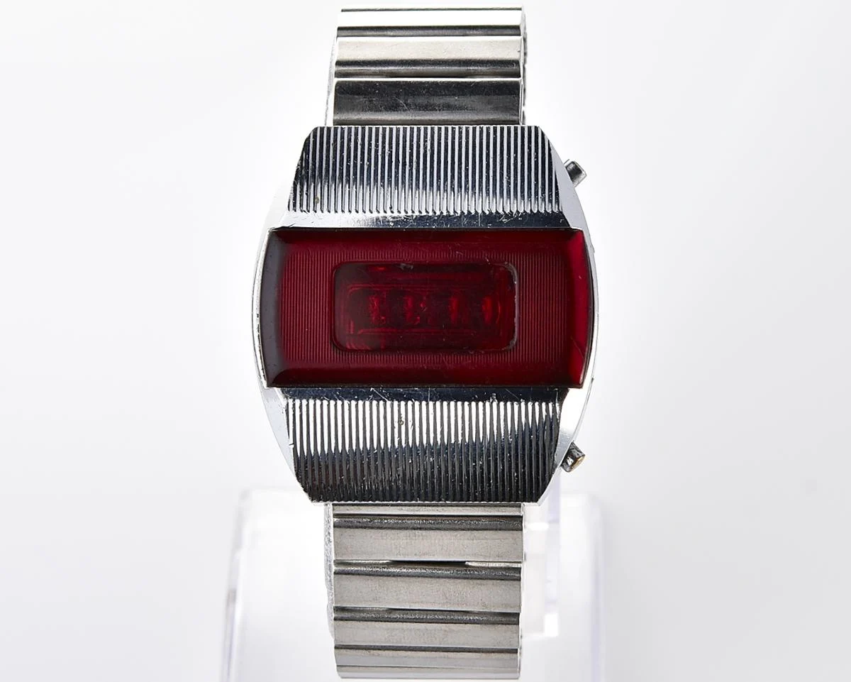 First Red LED Digital Vintage USSR Wristwatch Electronika E-1 Pulsar!
