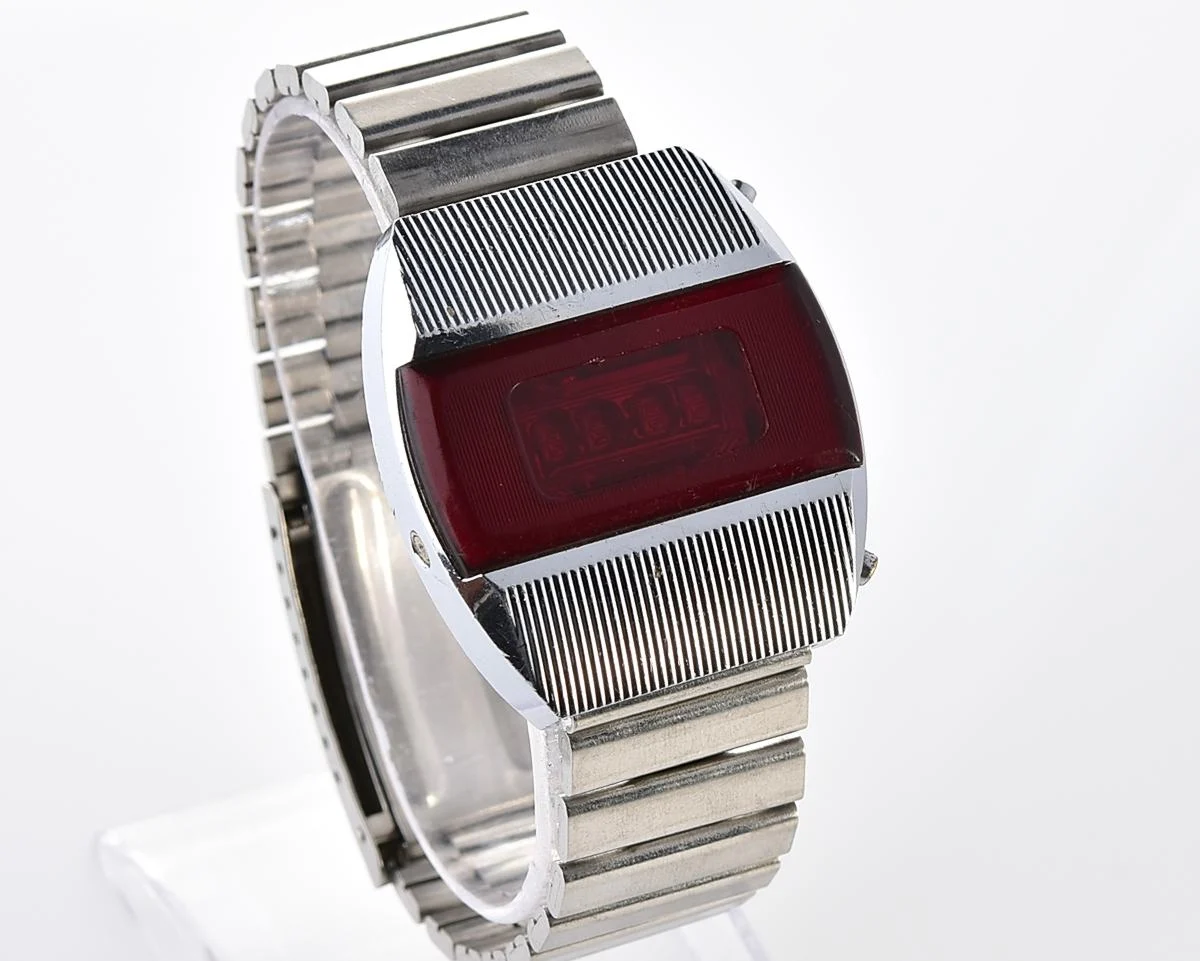 First Red LED Digital Vintage USSR Wristwatch Electronika E-1 Pulsar!