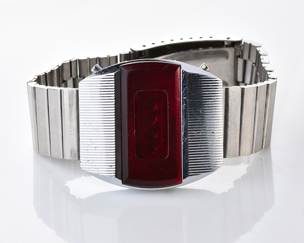 First RED LED Digital Vintage USSR Wristwatch Electronika E-1 Pulsar!