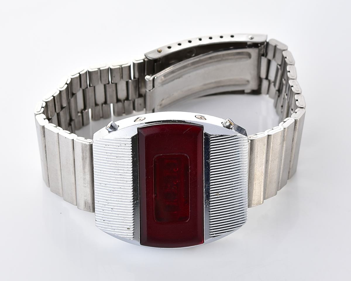 First RED LED Digital Vintage USSR Wristwatch Electronika E-1 Pulsar!