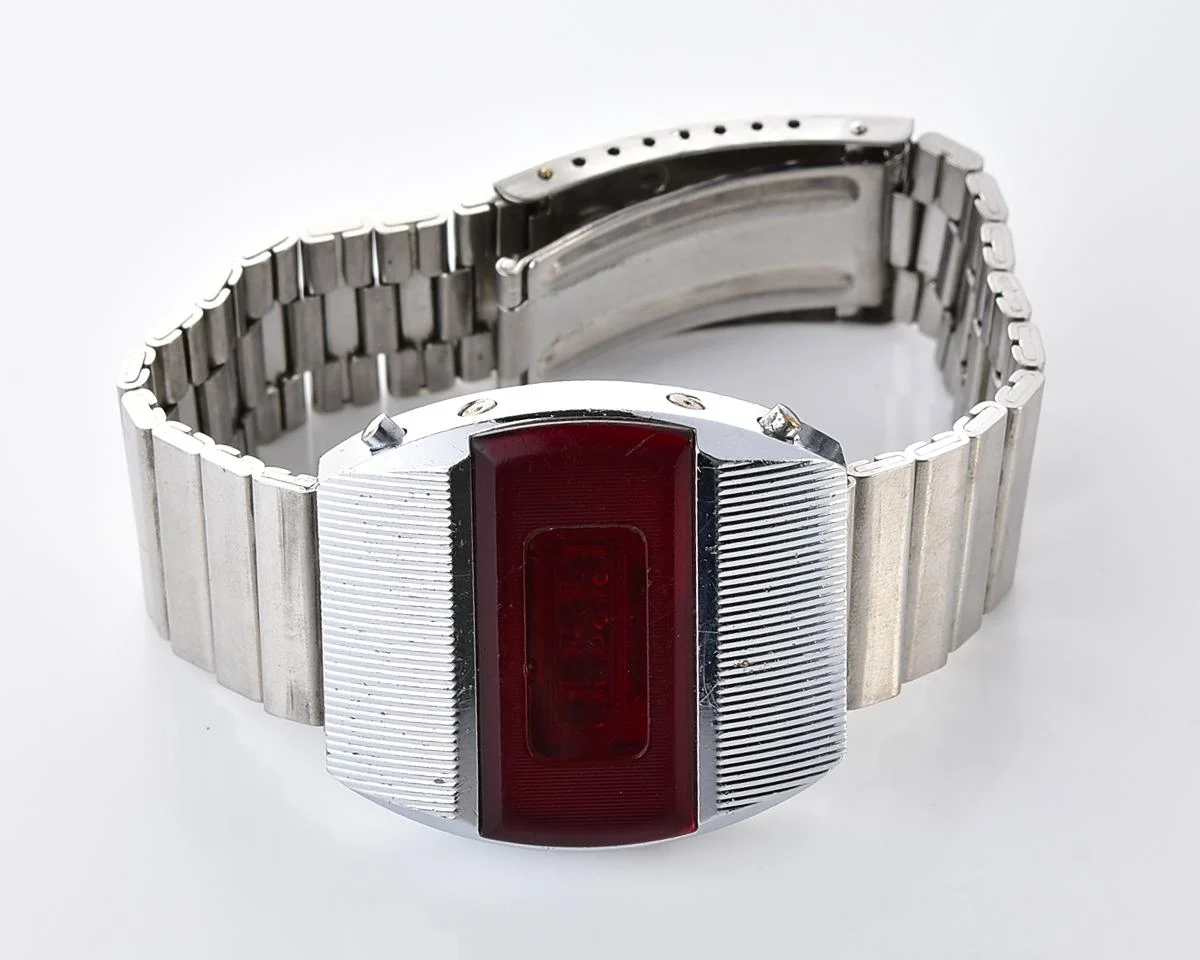 First Red LED Digital Vintage USSR Wristwatch Electronika E-1 Pulsar!