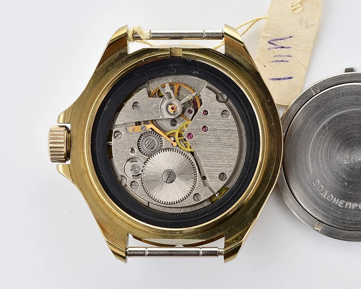 TIME CAPSULE: Vostok Komandirskie mechanical watch limited series – “Zakaz MO CCCP” – New Old Stock (NOS)!