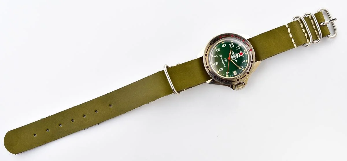 Excellent Komandirskie paratroopers mechanical wristwatch for airborn troops