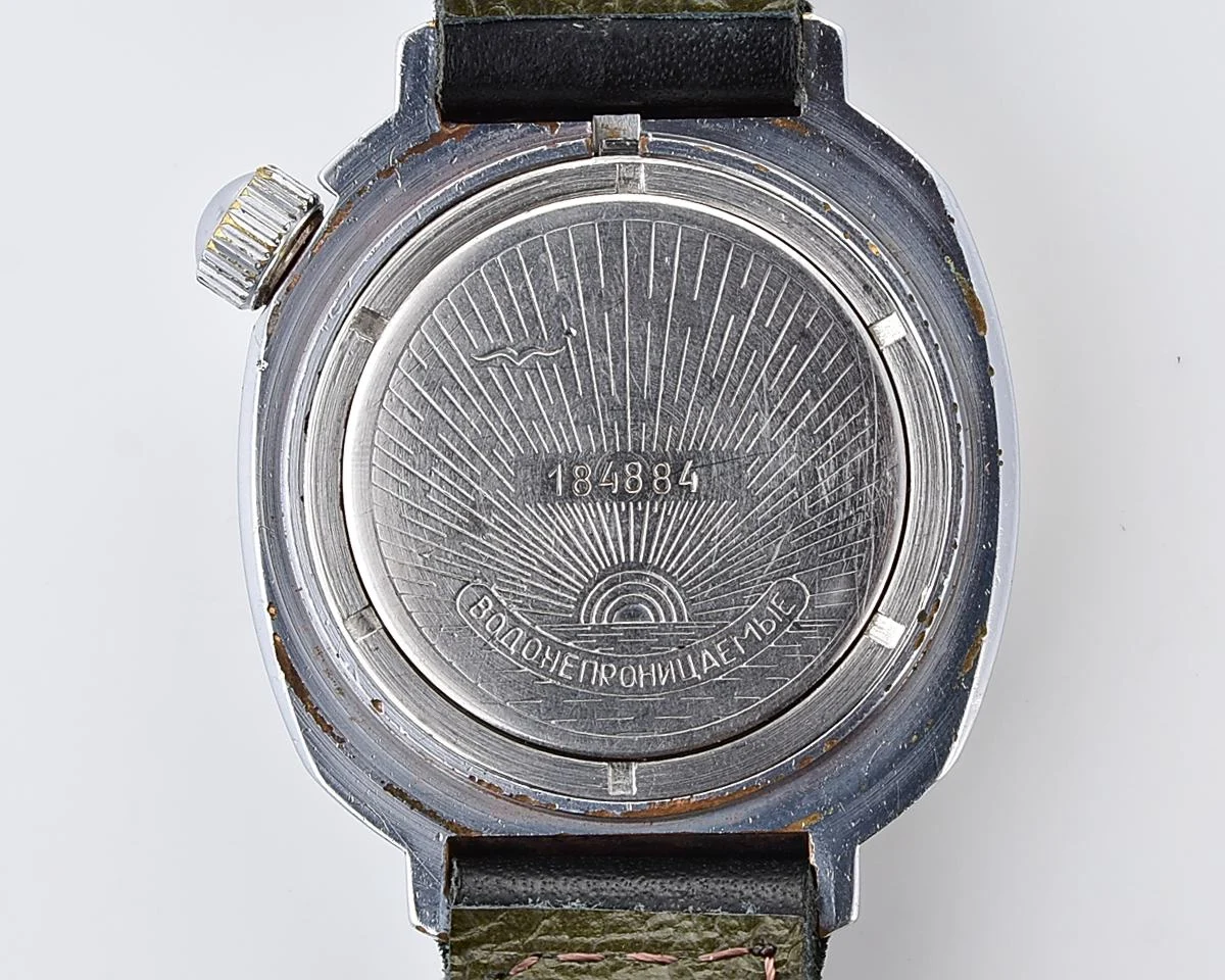 Vostok Komandirskie Paratroopers mechanical wristwatch for landing troops