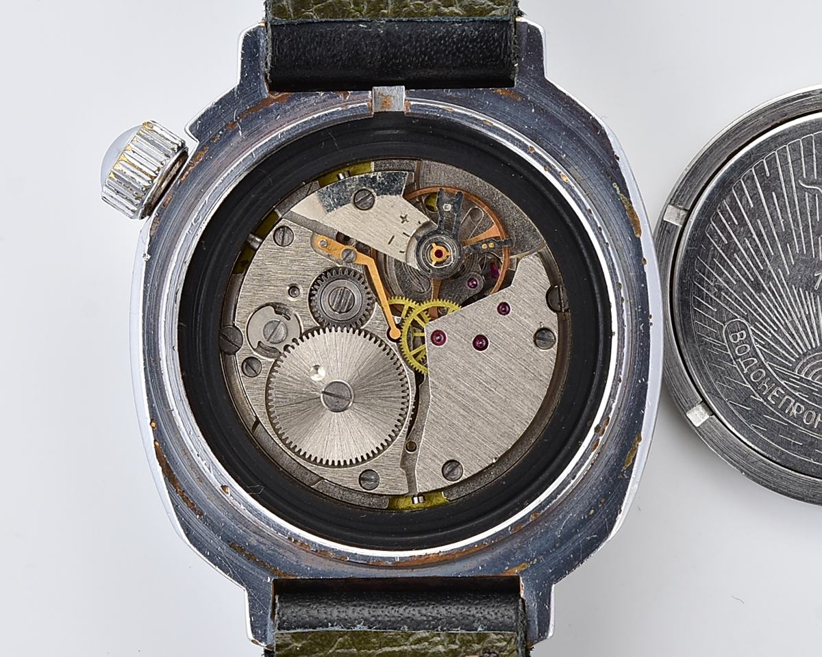 Vostok Komandirskie Paratroopers mechanical wristwatch for landing troops