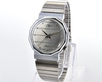 Soviet LUCH wristwatch with quartz movement