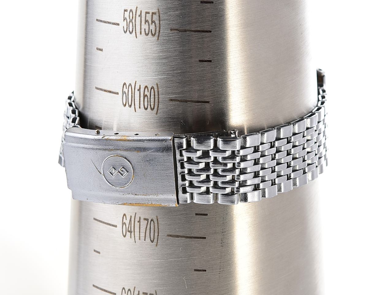 Luch quartz watch with moving Sun/Moon across the dial