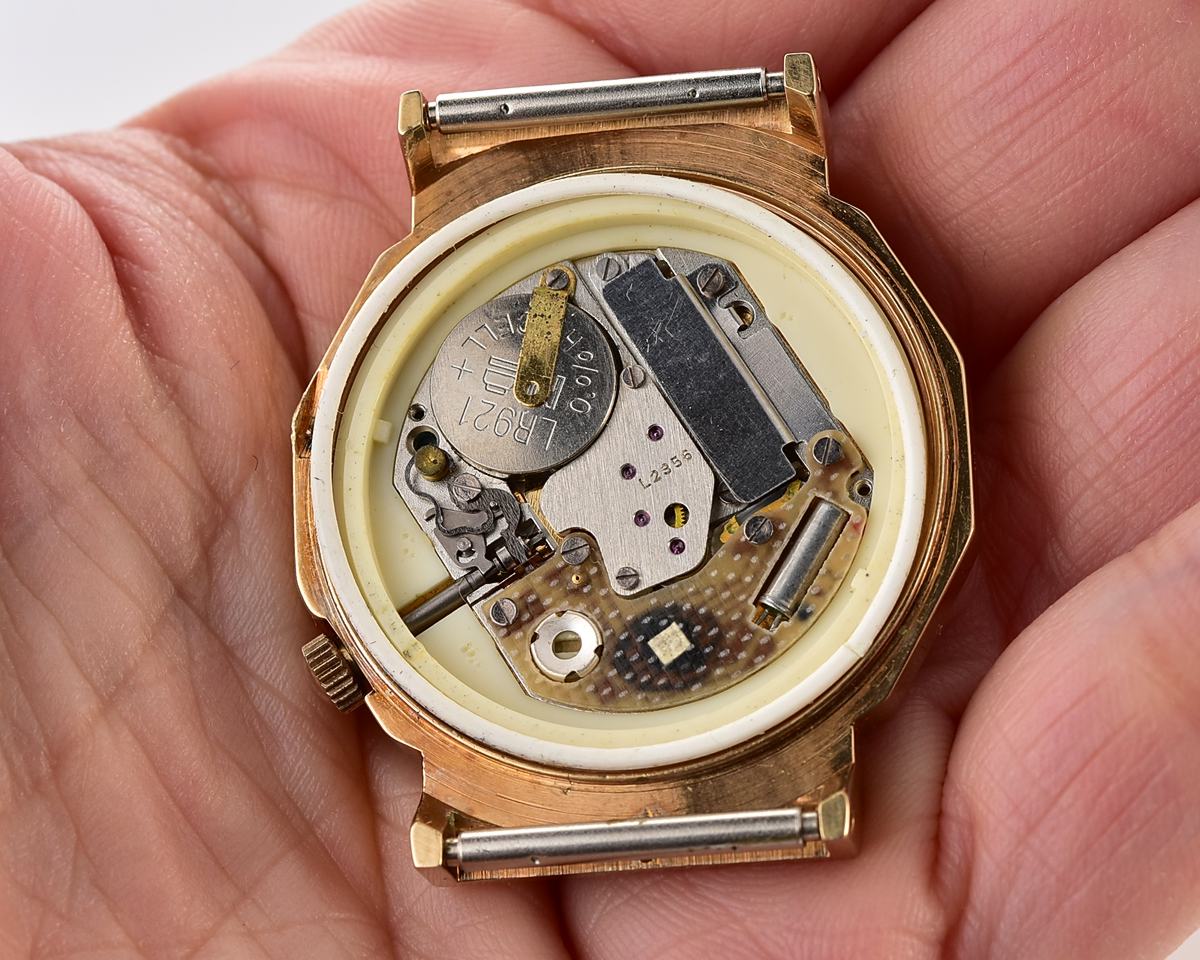TIME CAPSULE: Soviet Luch watch with quartz movement - New Old Stock(NOS)!