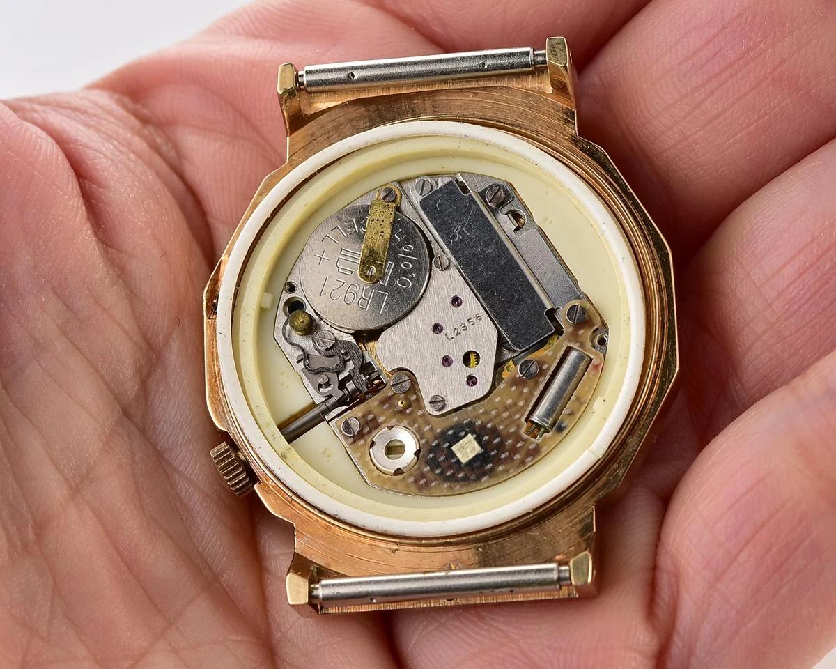 TIME CAPSULE: Soviet Luch watch with quartz movement - New Old Stock (NOS)!