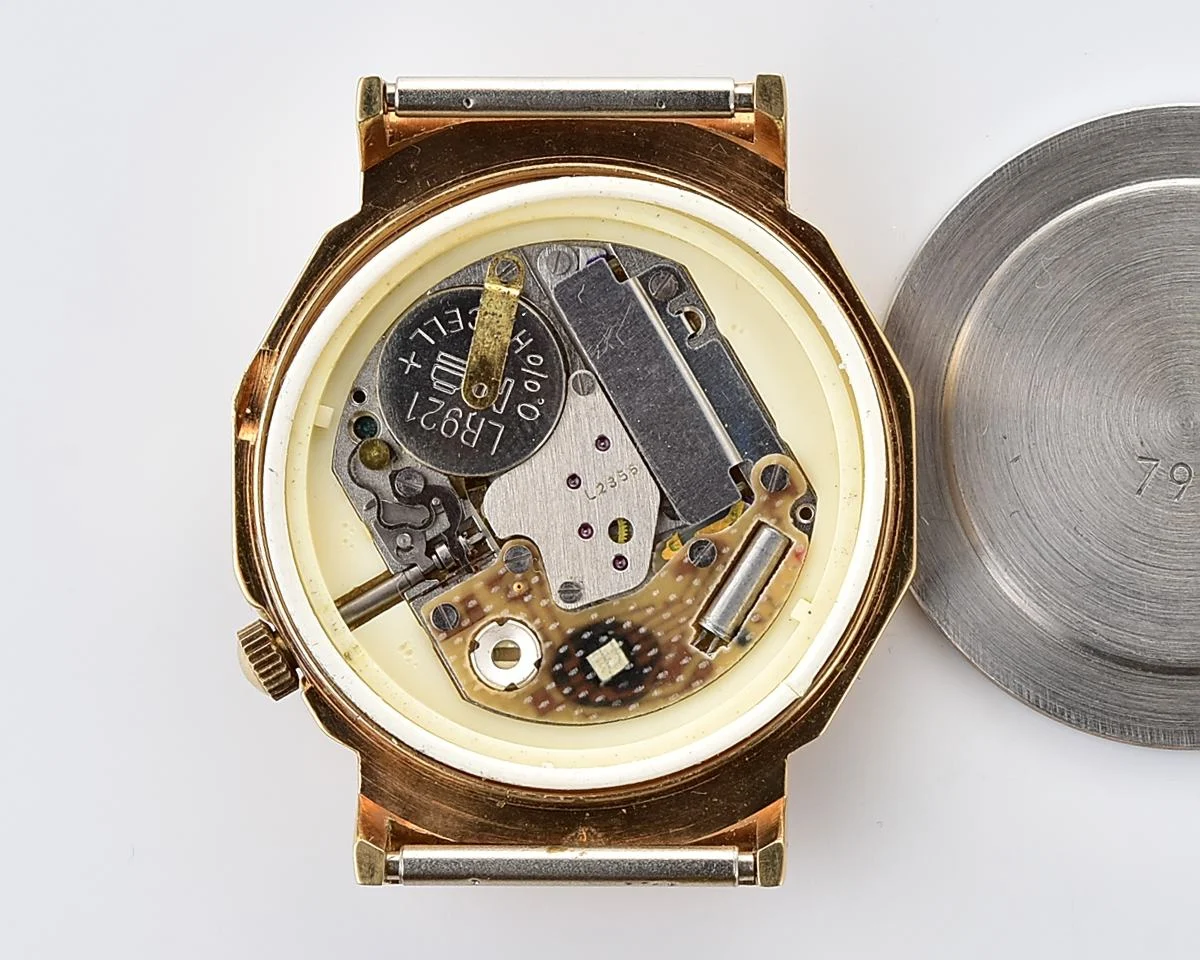 TIME CAPSULE: Soviet Luch watch with quartz movement - New Old Stock (NOS)!