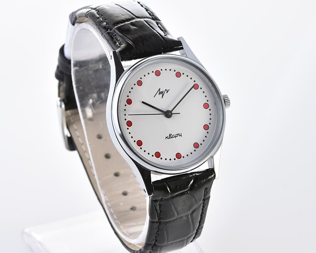 Excellent soviet LUCH elegant quartz wristwatch