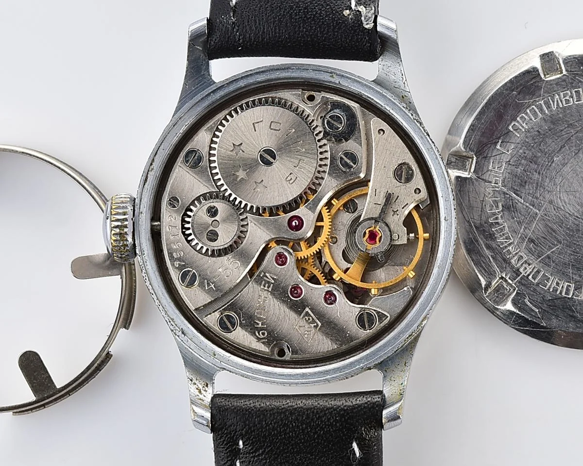 Excellent vintage Soviet Mayak mechanical wristwatch, the 4th quarter of 1955!