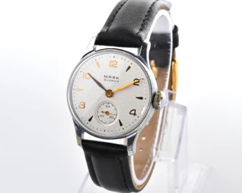 Excellent vintage Soviet Mayak mechanical wristwatch, the 4th quarter of 1955!