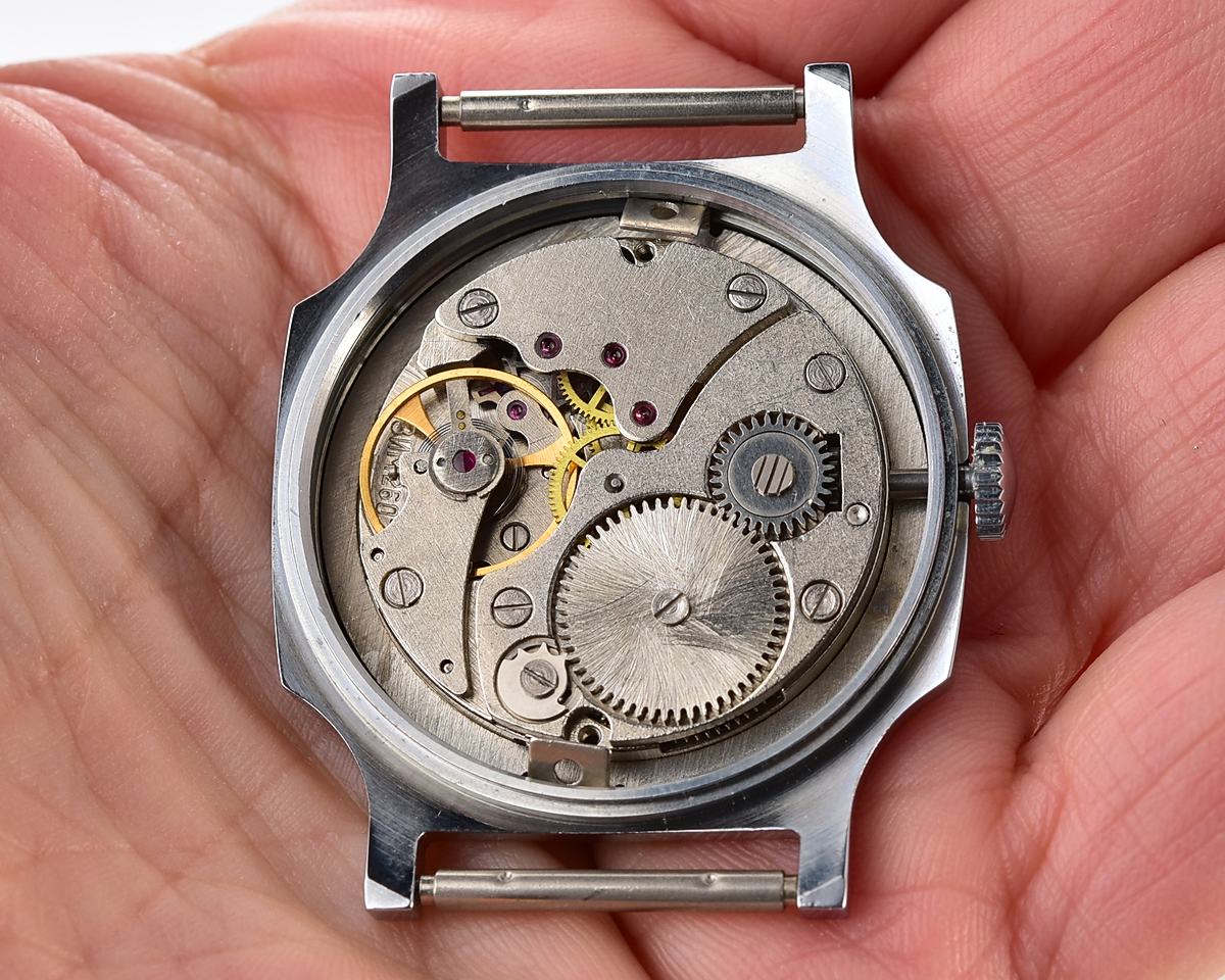 TIME CAPSULE: Soviet mechanical POBEDA watch in box – New Old Stock(NOS)!