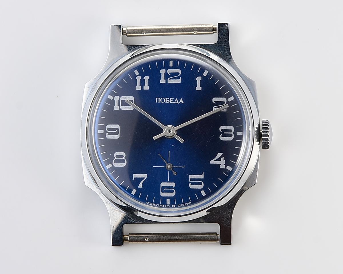 TIME CAPSULE: Soviet mechanical POBEDA watch in box – New Old Stock(NOS)!