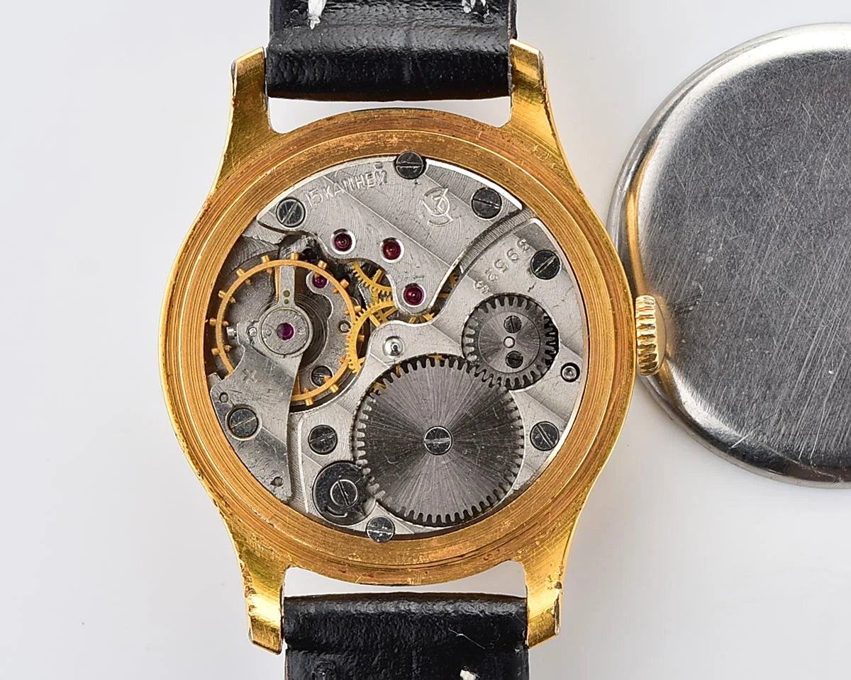 Excellent vintage gold-plated Soviet mechanical Pobeda, 2MChZ from the 1950s