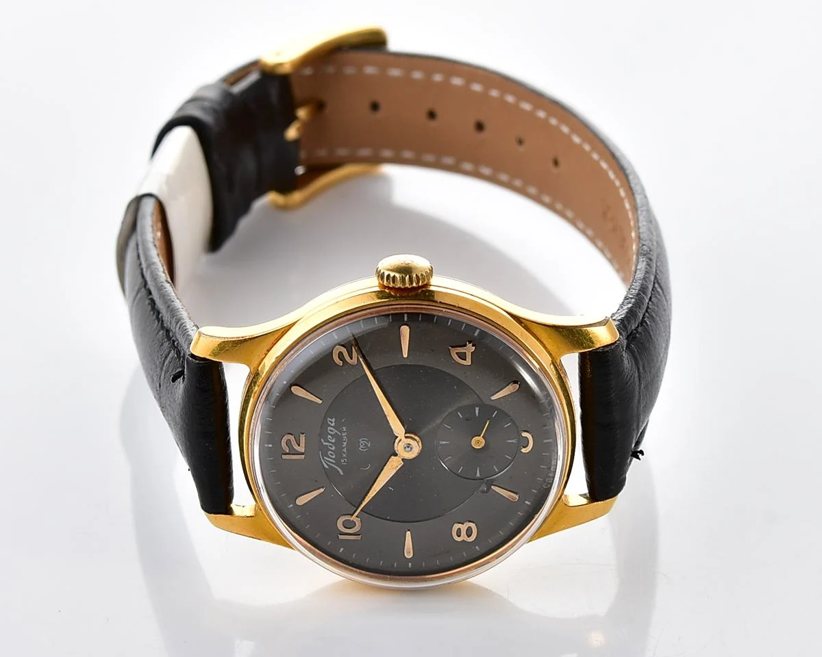 Excellent vintage gold-plated Soviet mechanical Pobeda, 2MChZ from the 1950s