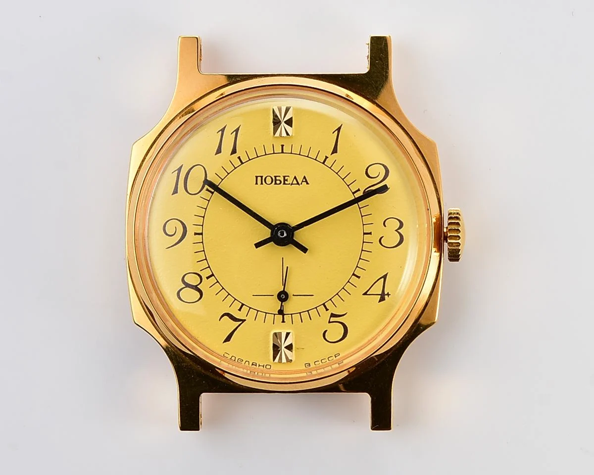 TIME CAPSULE: Soviet mechanical Pobeda gold-plated watch in box – New Old Stock (NOS)! - Image 4