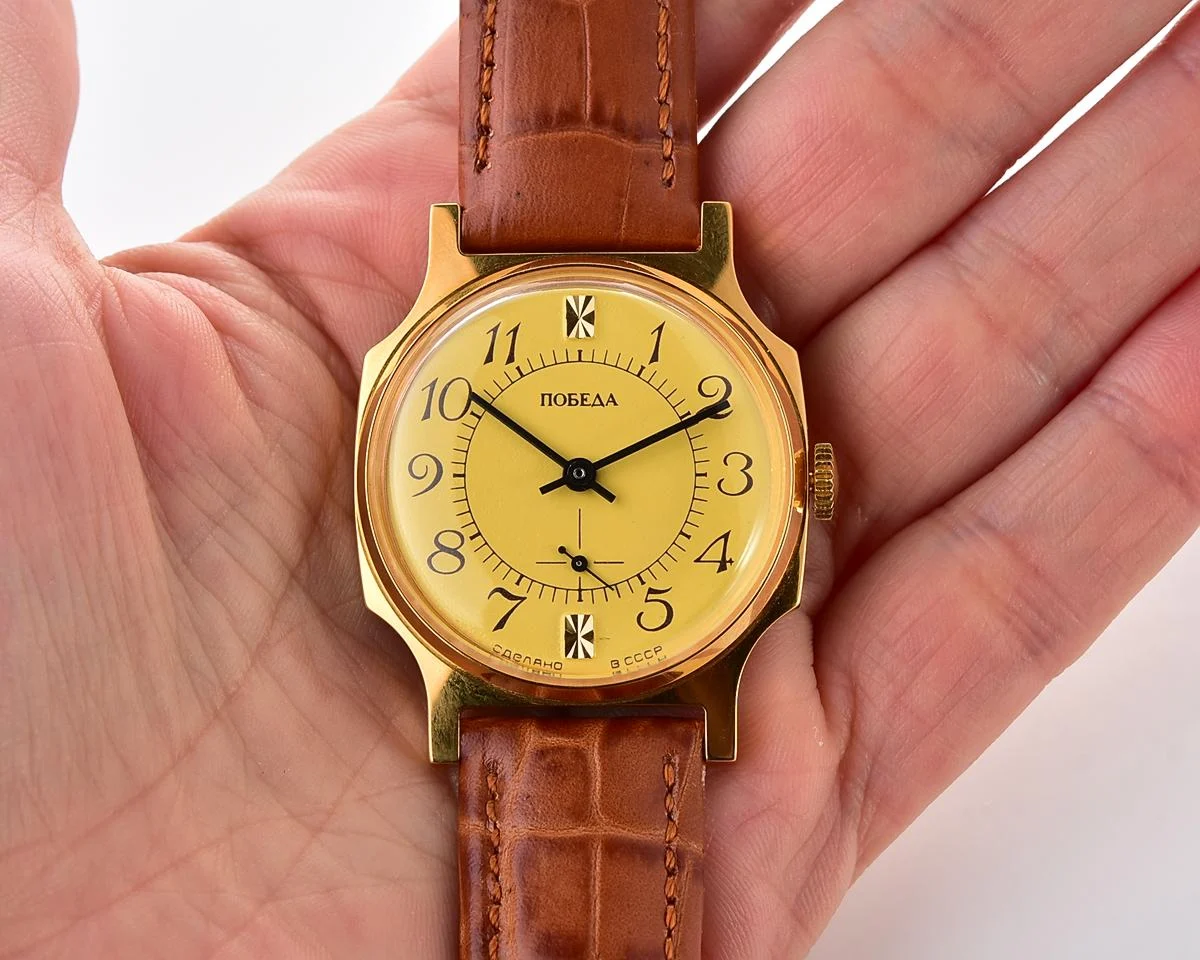TIME CAPSULE: Soviet mechanical Pobeda gold-plated watch in box – New Old Stock (NOS)! - Image 6