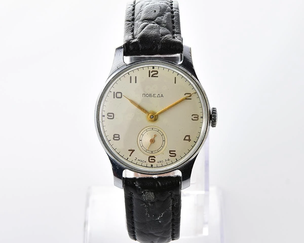 Vintage Soviet mechanical Pobeda watch, 2MChZ from the 1st quarter 1956!