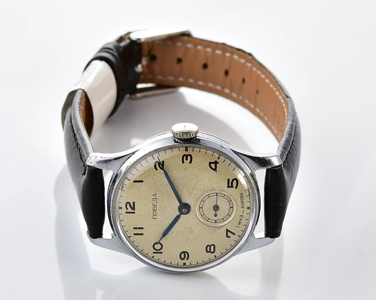 Vintage Soviet mechanical watch Pobeda, 1MChZ factory, the 1st quarter of 1952!