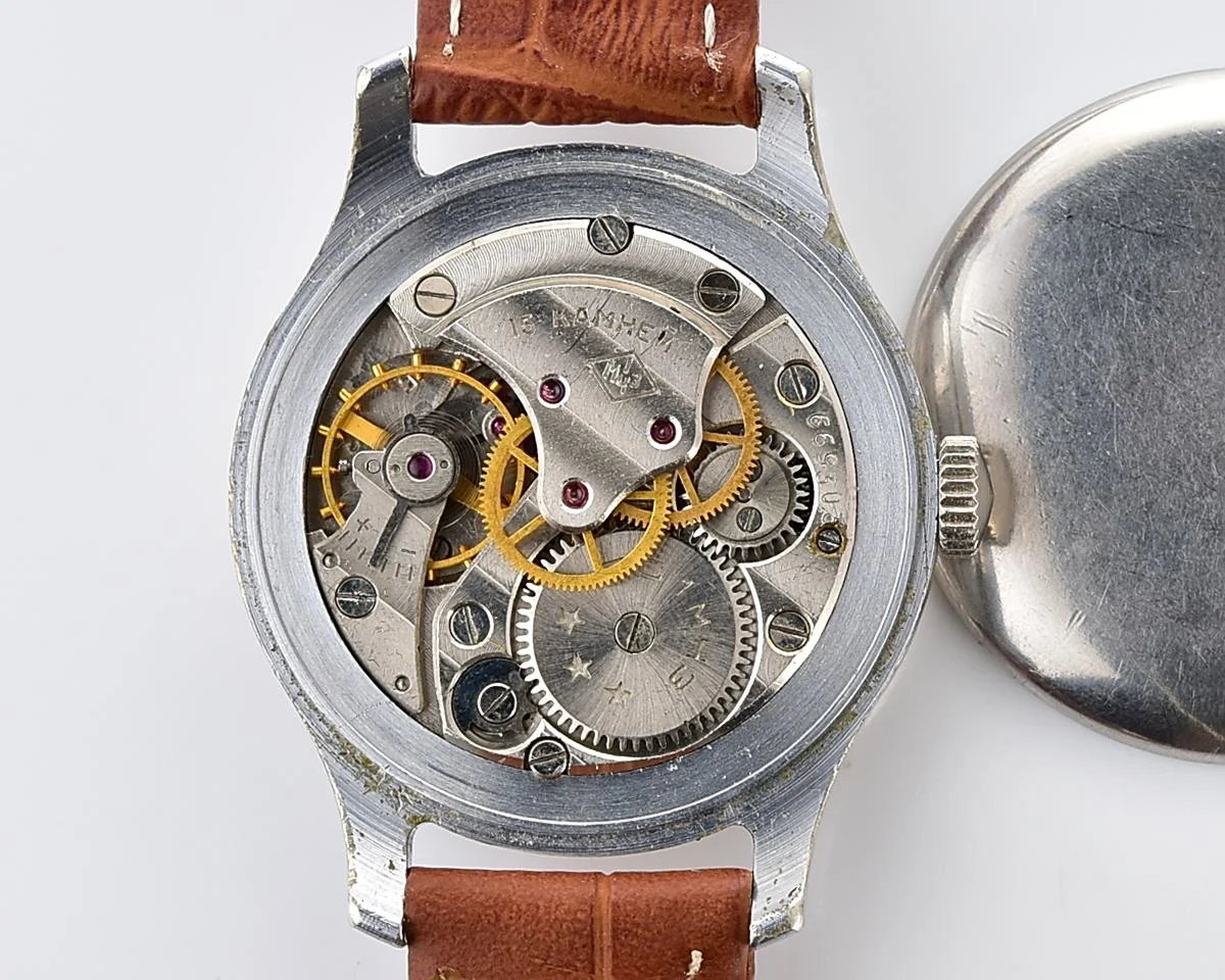 Vintage Soviet Pobeda watch with central second hand, from 1950s, 1MChZ factory