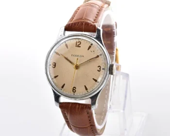 Vintage Soviet Pobeda watch with central second hand, from 1950s, 1MChZ factory