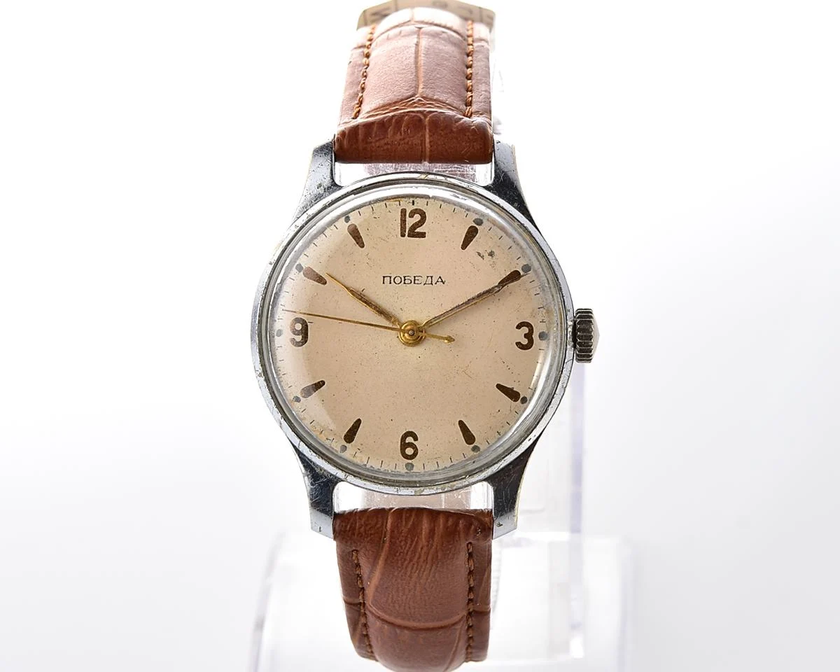 Vintage Soviet Pobeda watch with central second hand, from 1950s, 1MChZ factory
