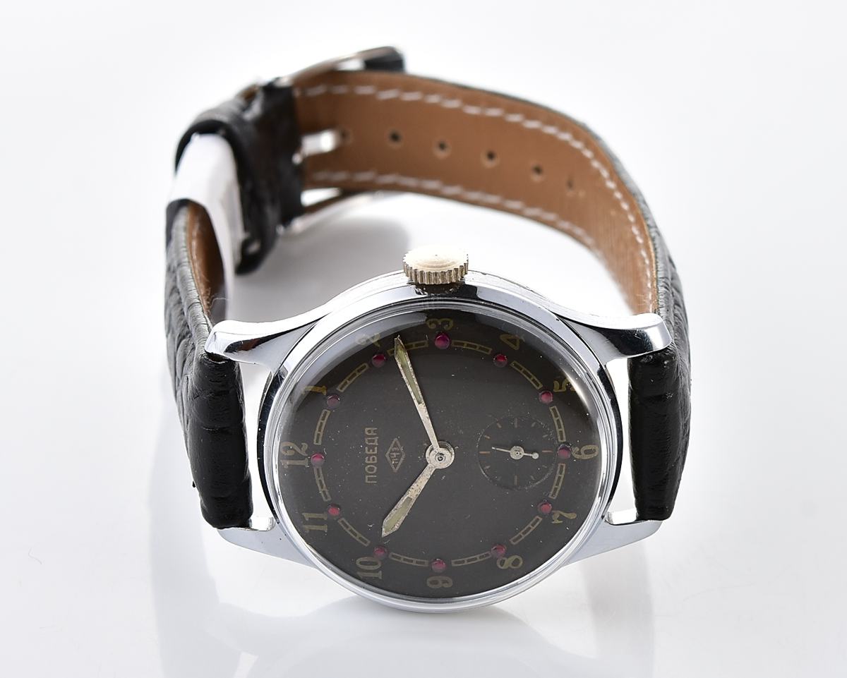 Vintage soviet Pobeda mechanical wristwatch from the 1950s, PChZ - with jewels on dial!