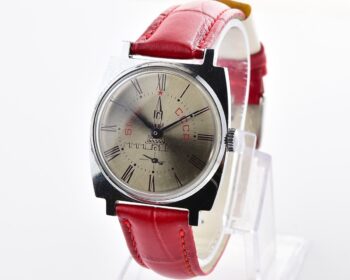 Excellent vintage POBEDA watch with Kremlin – 60 years of USSR!