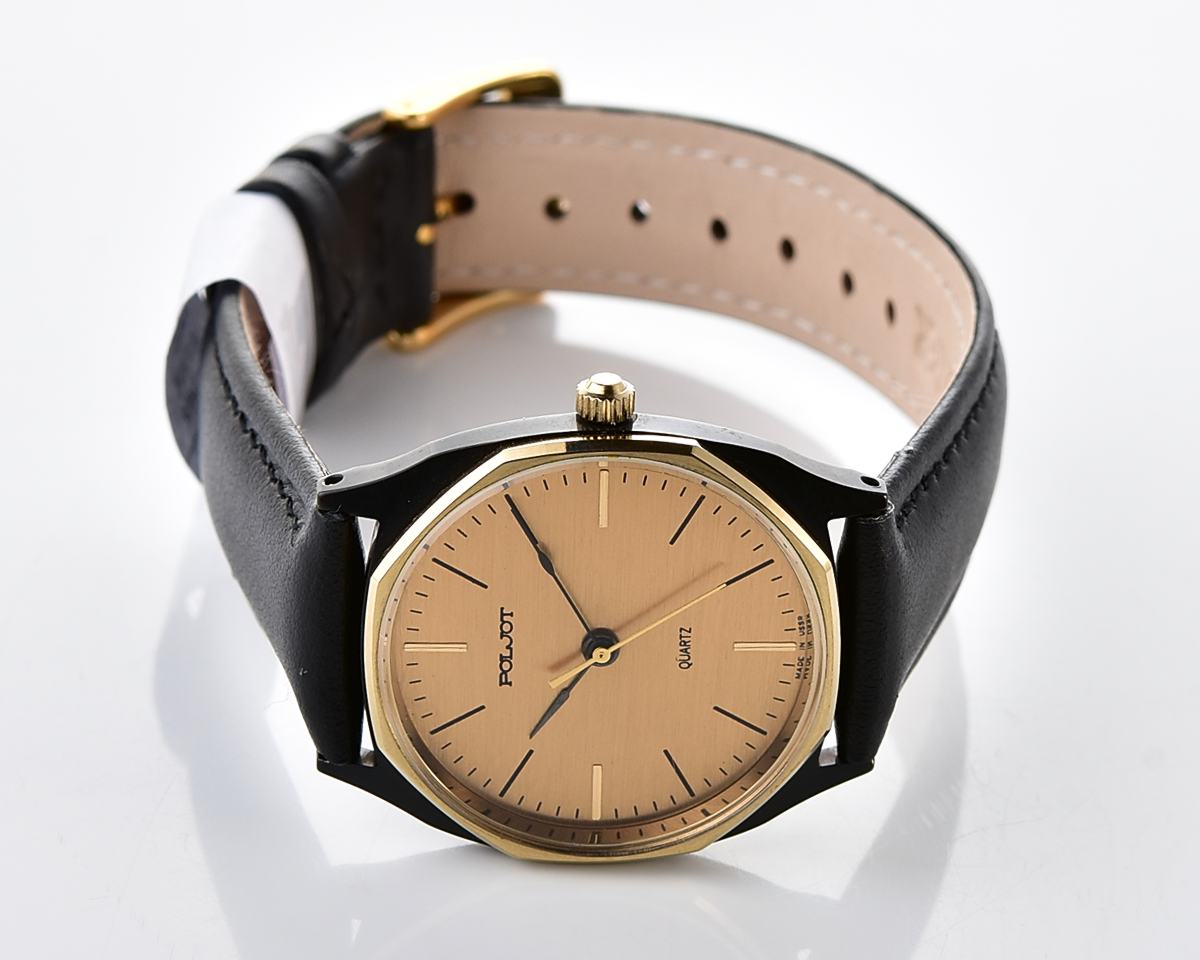 Excellent soviet POLJOT wristwatch with quartz movement