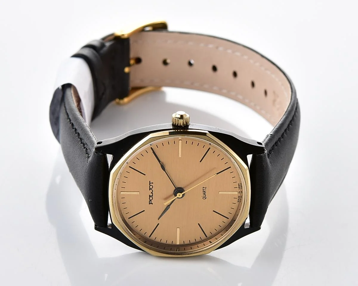 Excellent Soviet Poljot wristwatch with quartz movement