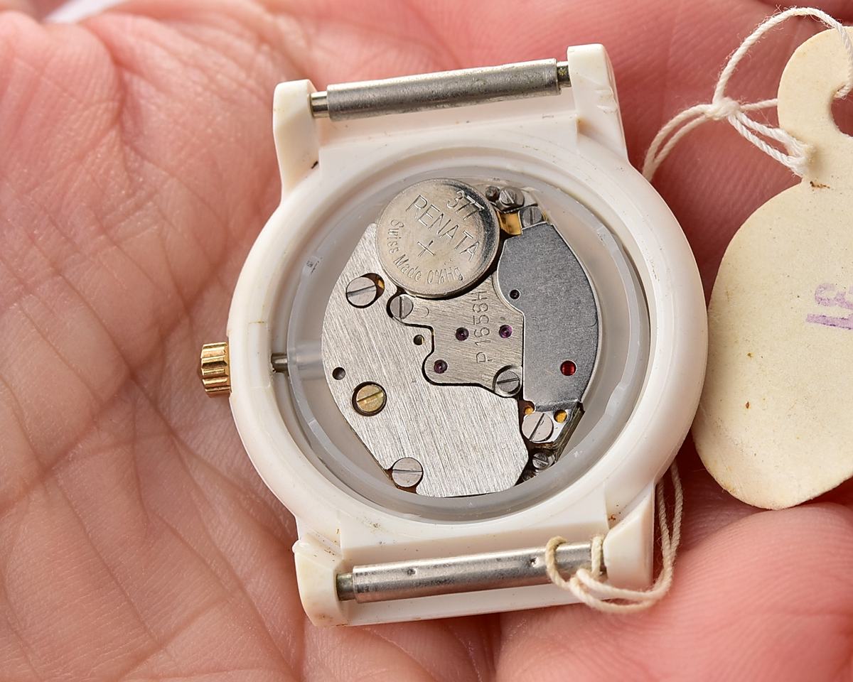 TIME CAPSULE: Soviet POLJOT wrist watch with quartz movement – New Old Stock(NOS)!