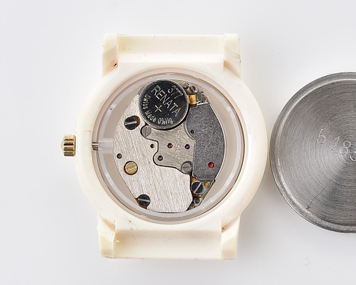 TIME CAPSULE: Soviet POLJOT wrist watch with quartz movement – New Old Stock(NOS)!