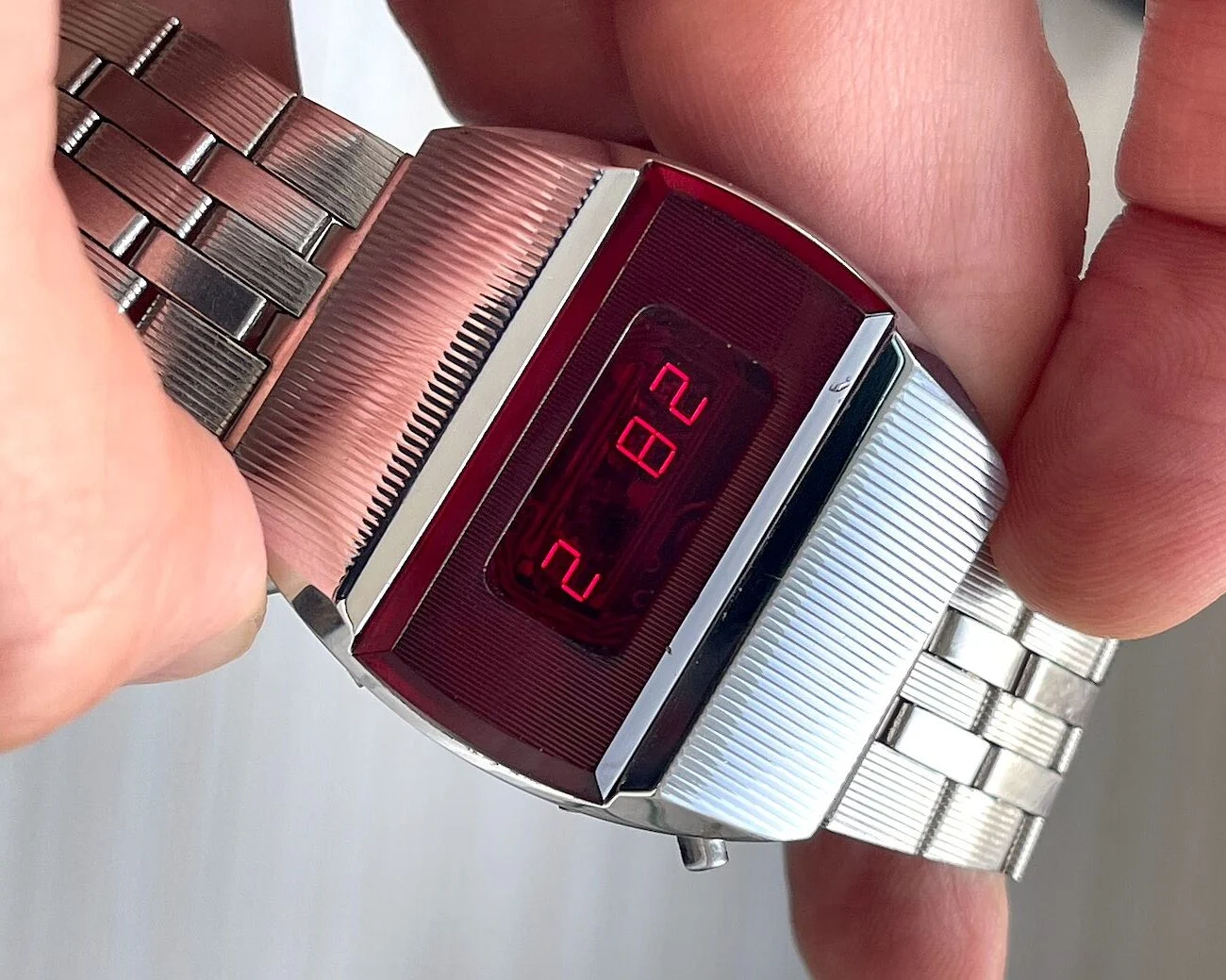 First Red LED Digital Vintage USSR Wrist Watch Electronika E-1 Pulsar with box and passport!