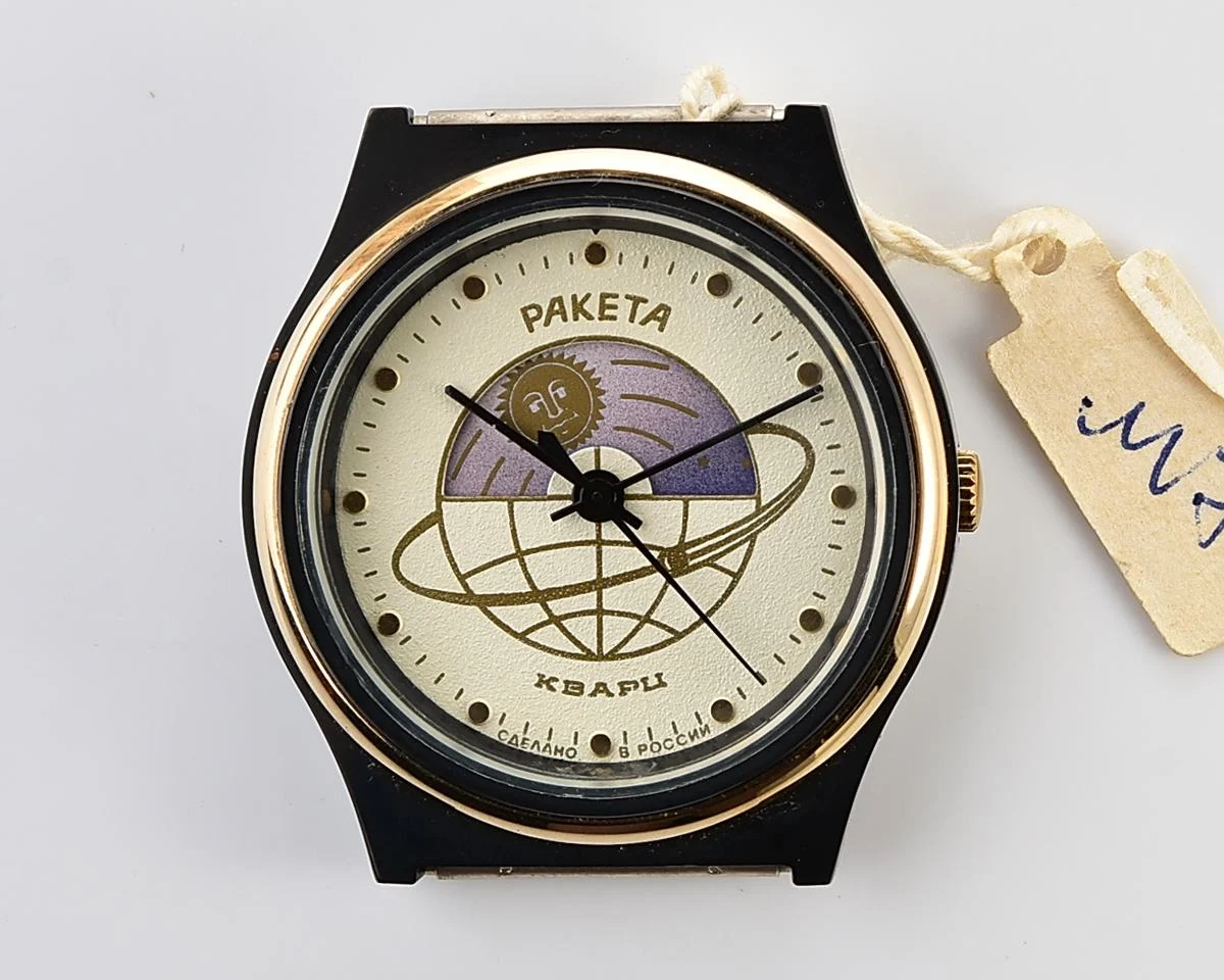 TIME CAPSULE: Soviet Raketa Day / Night phases quartz watch - New Old Stock (NOS)!