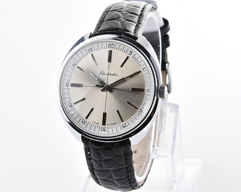 Vintage soviet RAKETA mechanical wristwatch