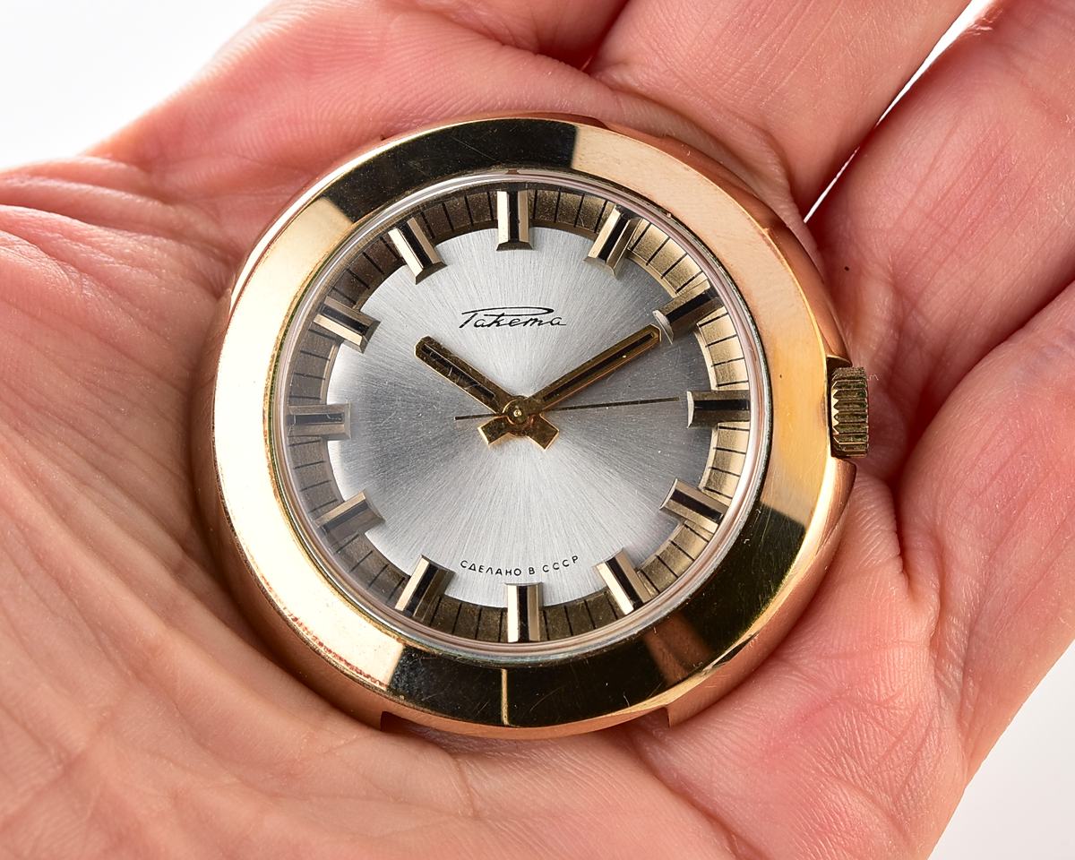 TIME CAPSULE: Vintage soviet RAKETA mechanical wristwatch, New Old Stock(NOS)!