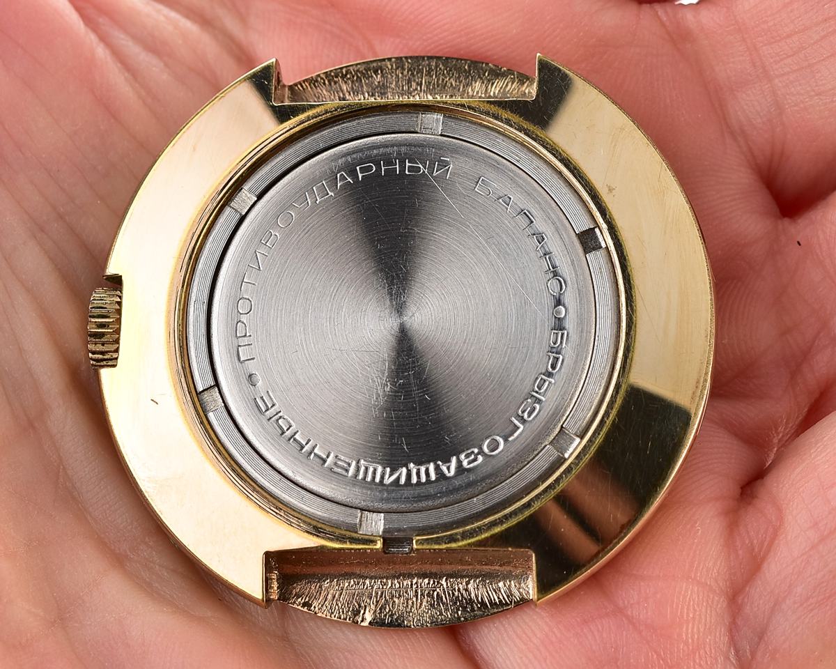 Raketa-18568_KOM_1127_01