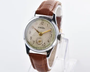 Vintage Soviet mechanical Raketa wrist watch