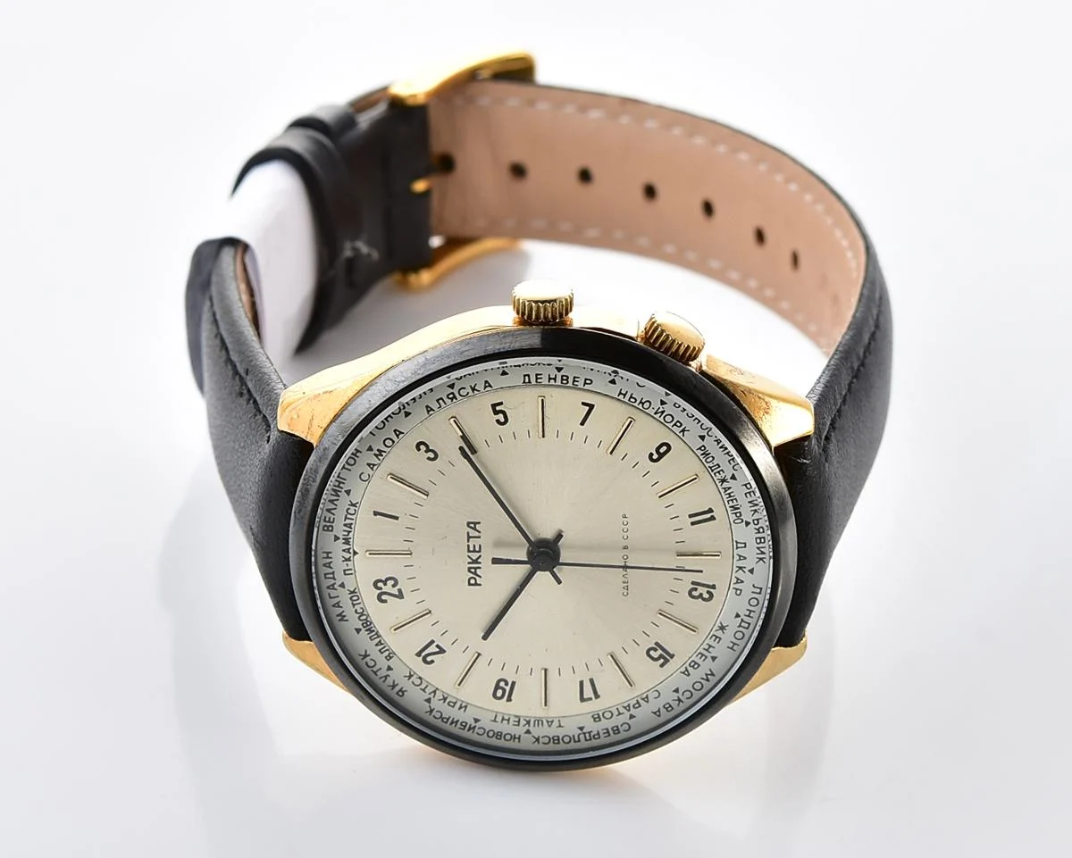 Vintage mechanical Raketa World Traveler (Goroda) watch with 24 hours dial